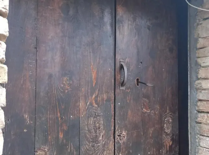 Affittacamere La Contadina Sisina * Aliano